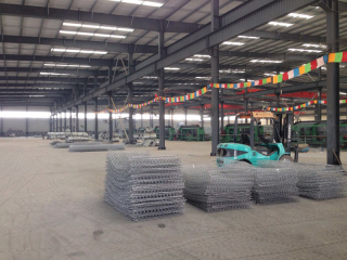 安平縣中石絲網(wǎng)制造有限公司車間